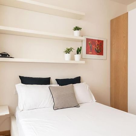 Studio Apartment Brera Milão Exterior foto