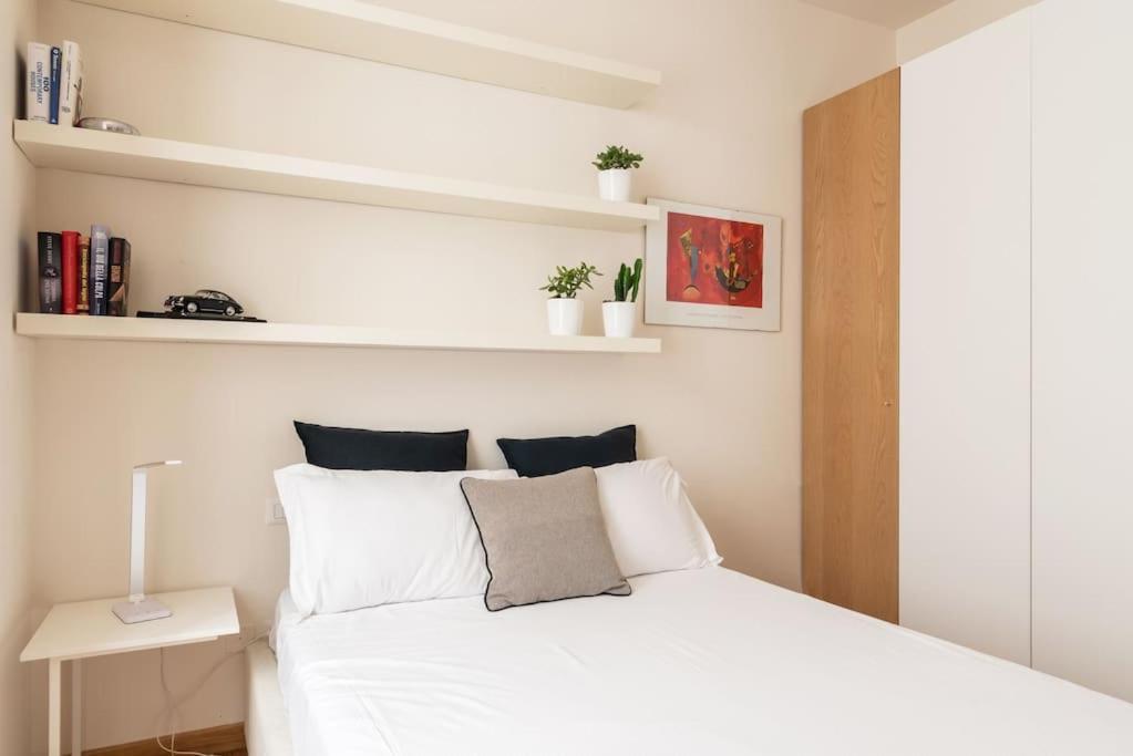 Studio Apartment Brera Milão Exterior foto