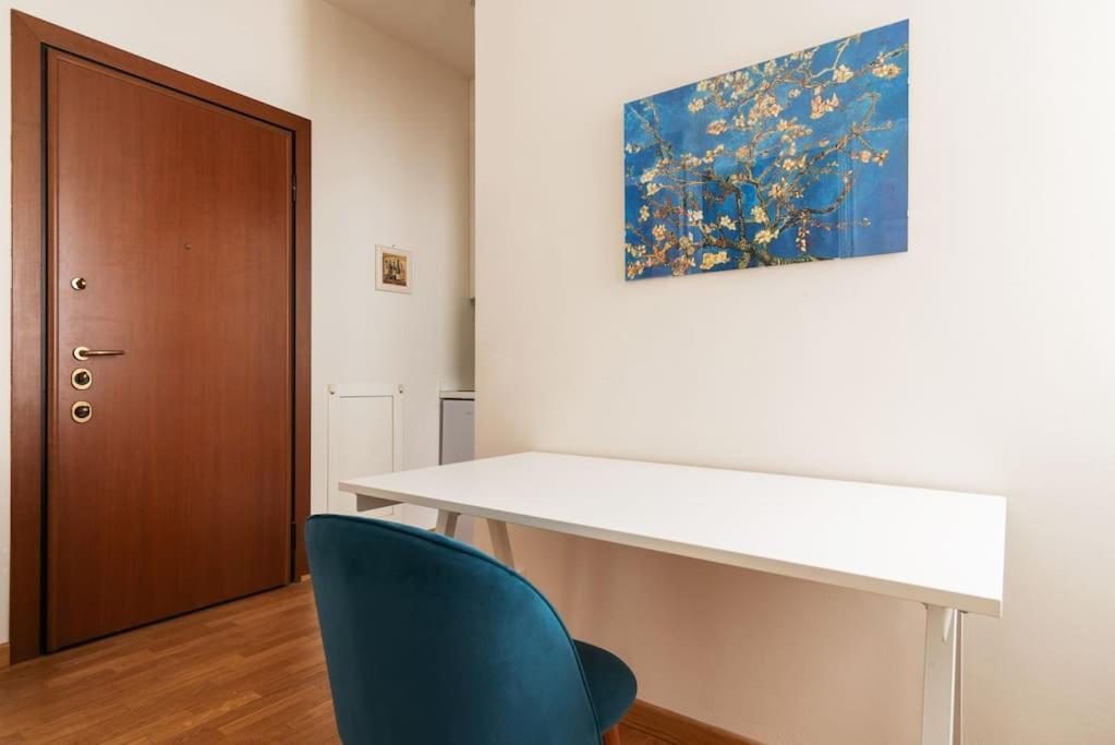 Studio Apartment Brera Milão Exterior foto