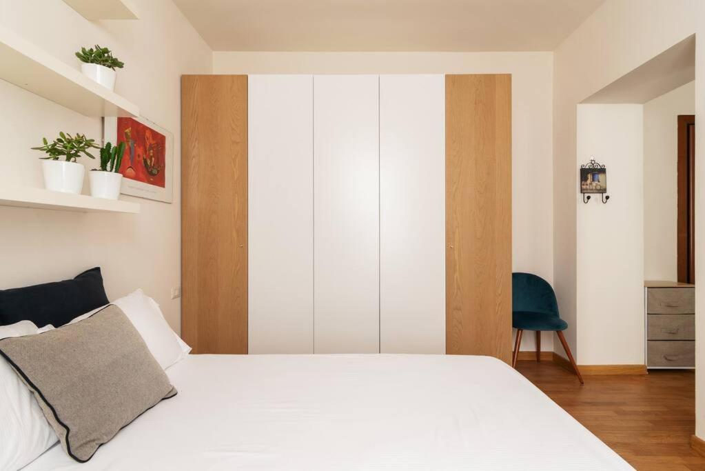 Studio Apartment Brera Milão Exterior foto