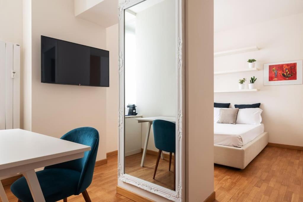 Studio Apartment Brera Milão Exterior foto